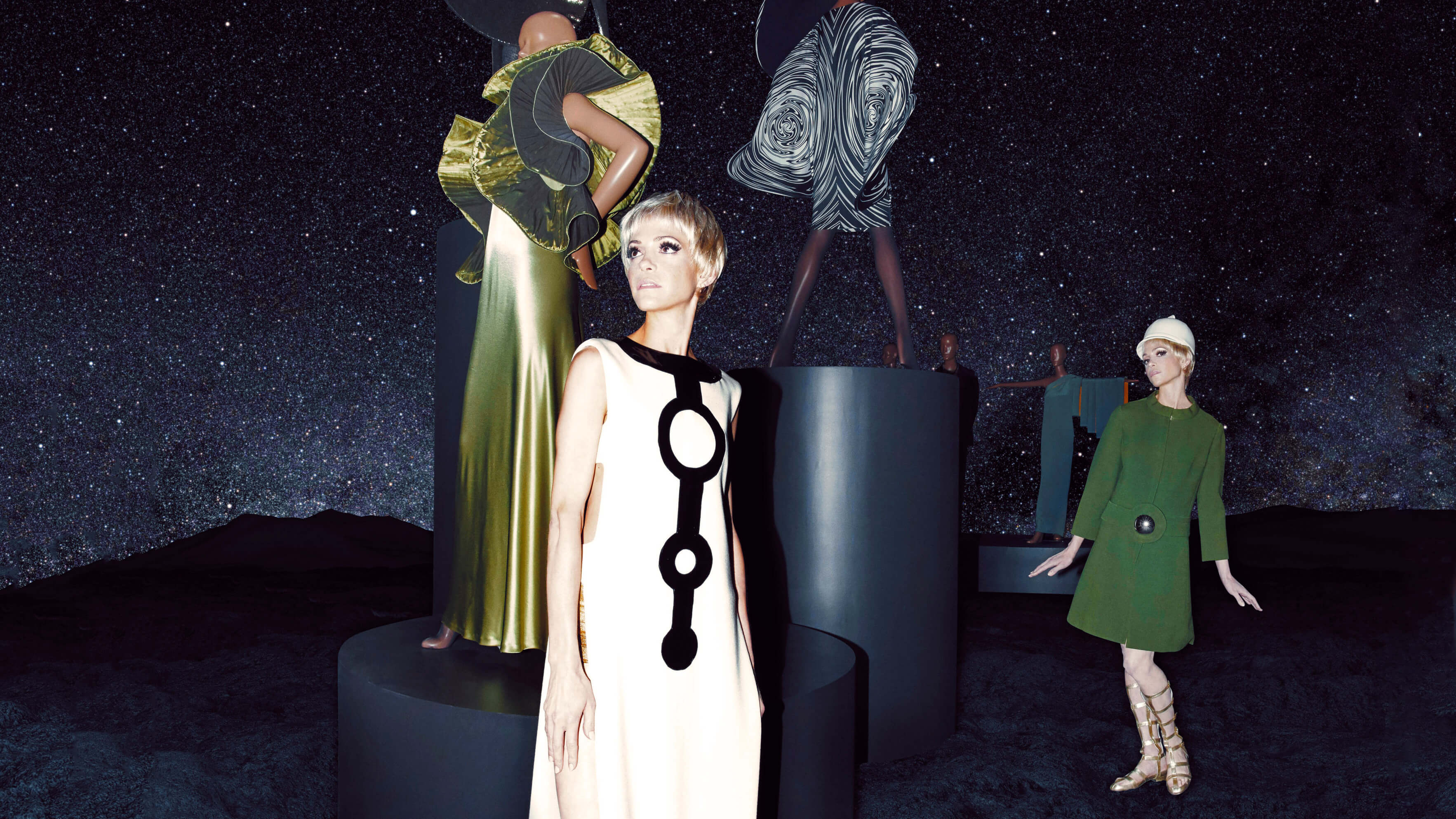costumes pierre cardin